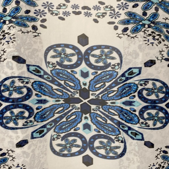 Divided, H&M, size XS, pashmina/coverup. - Picture 6 of 11